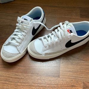 Big kid Nike Blazers low ‘77